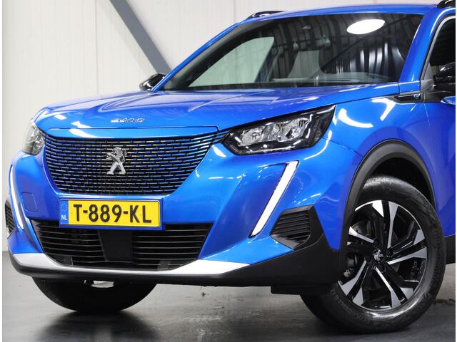 Peugeot e-2008 Allure Pack 50kWh 136PK | 1ste eigenaar | AppleCarplay/Android Auto | Armsteun | 17"LMV | Camera | AUTOMAAT | Keyless | Cruise Control | Climate Control | FULL LED | Isofix | Parkeersensoren |Privacy Glass |