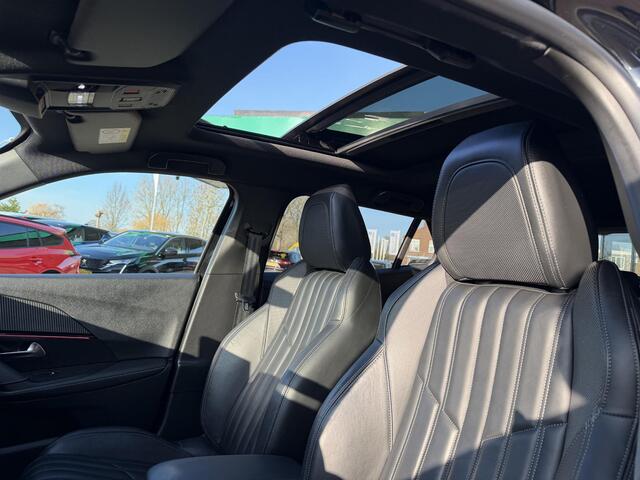 Peugeot e-2008 EV GT Pack 50 kWh AUTOMAAT |PANORAMADAK | ACHTERUIT RIJ CAMERA| SPORT STOELEN| KEYLESS ENTRY/GO| NAVIGATIE | LED KOPLAMPEN | STOEL VERWARMING |