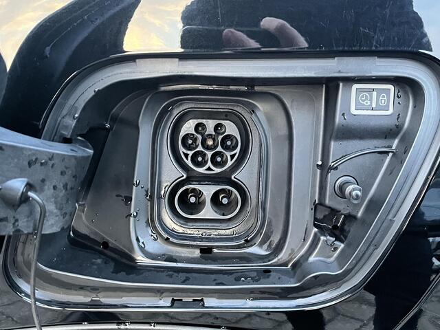 Peugeot e-2008 EV Active Pack 50 kWh SOH 91% | 3-FASE OPLADER | CAMERA | COMPLEET ONDERHOUDEN | RIJKLAAR | INCLUSIEF 12 MND BOVAG GARANTIE