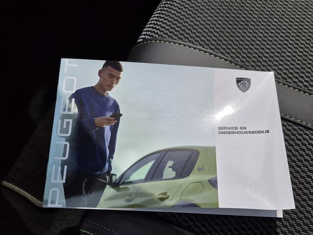 Peugeot e-2008 EV GT 54 kWh 3-Fase | Navigatie | Camera | Apple Carplay en Android Auto | Keyless Entry | two Tone| Laadkabel aanwezig | Nieuw Type !!