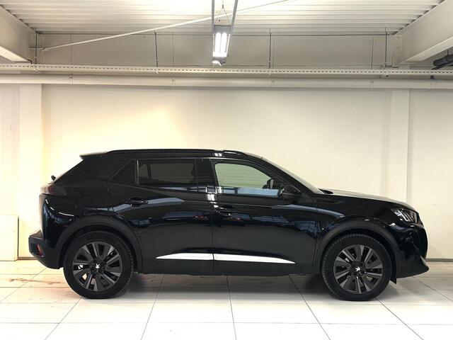 Peugeot e-2008 EV GT 50 kWh | ELEKTRISCH SCHUIFDAK | Alcantara | Stoelverwarming | Navigatie | Adaptive cruise control