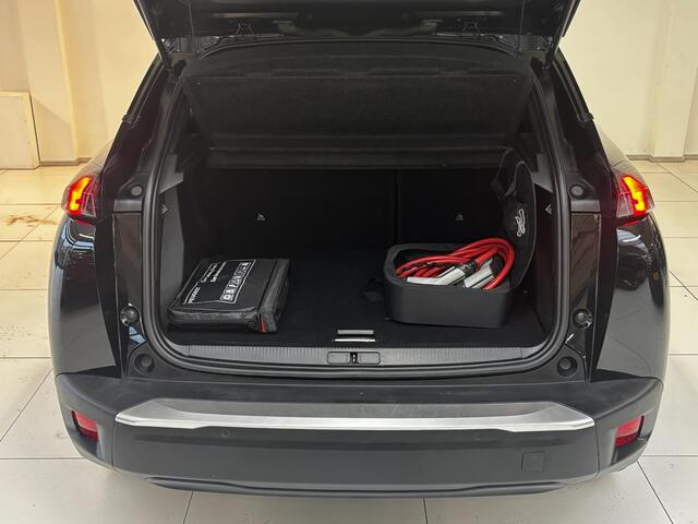 Peugeot e-2008 EV GT 50 kWh | ELEKTRISCH SCHUIFDAK | Alcantara | Stoelverwarming | Navigatie | Adaptive cruise control