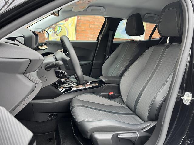 Peugeot e-2008 EV Allure Pack 50 kWh | Stoelverwarming | Carplay/Android Auto |