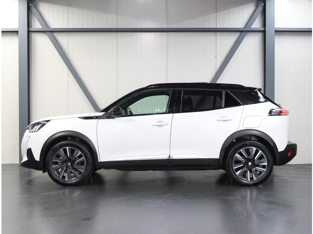 Peugeot e-2008 EV GT 50 kWh 136PK | 3 FASE | AppleCarplay/Android Auto | Schuifkanteldak | Stof/LEER | 18"LMV | Camera | AUTOMAAT | Keyless | Cruise Control | Climate Control | Camera | FULL LED | Sfeerverlichting | Isofix | Privacy Glass |