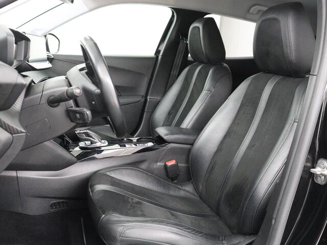 Peugeot e-2008 EV Blue Lease Allure 50 kWh | Carplay | Half leder | Camera | Digital Cockpit | Full LED | Cruise control | Climate control | Bluetooth