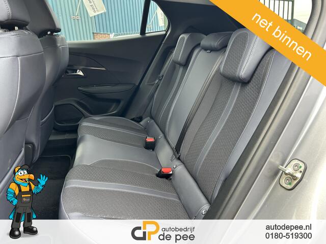 Peugeot e-2008 EV Blue Lease Active 50 kWh GARANTIE/CLIMA/CARPLAY/CAMERA/CRUISE/NAVI/LICHTM. rijklaarprijs!