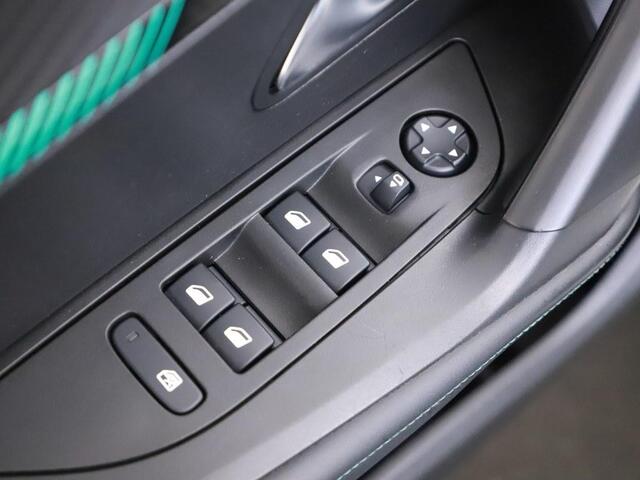 Peugeot e-2008 EV Allure Pack 50 kWh Winterpakket