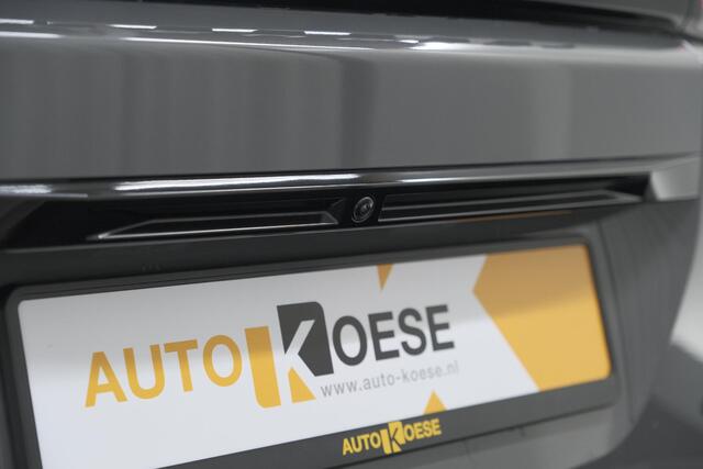 Peugeot e-2008 EV GT 50 kWh | 3 Fase Laadfunctie | Schuif-/Kanteldak | Alcantara Pakket | Camera | Apple Carplay