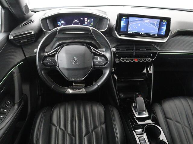 Peugeot e-2008 EV GT Pack 50 kWh | 3 Fase | Panoramadak | Stoelverwarming | Adaptive cruise | Leder | Carplay | Keyless | Camera | Full LED | Navigatie | Climate control | Dodehoek detectie