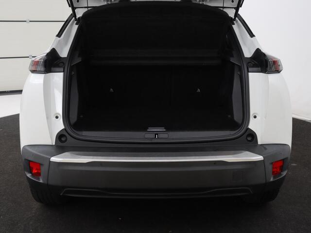 Peugeot e-2008 EV GT Pack 50 kWh | 3 Fase | Panoramadak | Stoelverwarming | Adaptive cruise | Leder | Carplay | Keyless | Camera | Full LED | Navigatie | Climate control | Dodehoek detectie