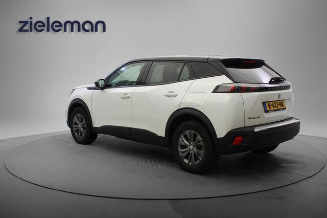 Peugeot e-2008 Active Pack 50 kWh - Carplay, Stoelverwarming, SOH 92%