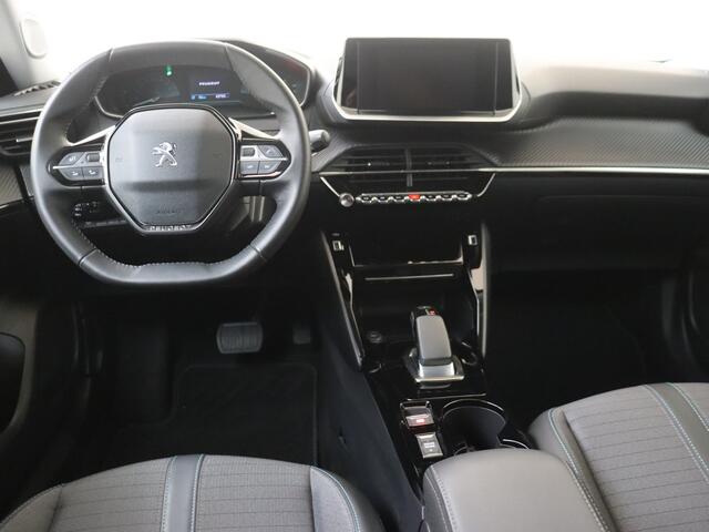 Peugeot e-2008 EV Allure 50 kWh | Carplay | Keyless Start | Clima | Parkeerhulp |
