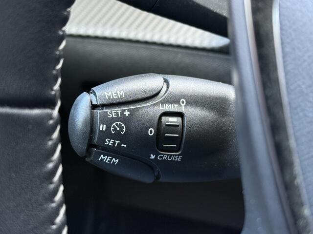 Peugeot e-2008 BWJ 2021 EV Allure Pack 50 kWh 136 PK AUTOMAAT | NAVI | CLIMA | CRUISE | CAMERA | PDC | CARPLAY & ANDROID | DAB