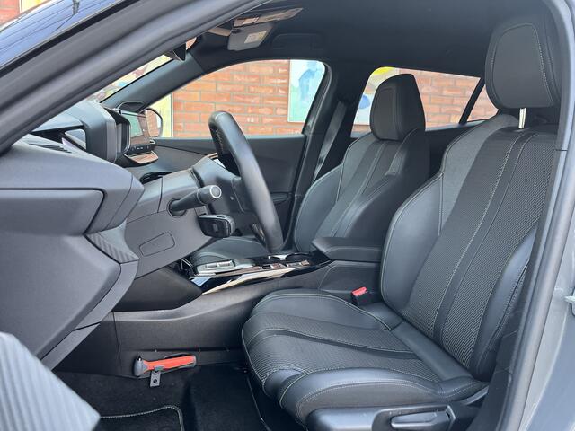 Peugeot e-2008 EV GT 54 kWh | Carplay/Android Auto | Keyless | Camera achter |