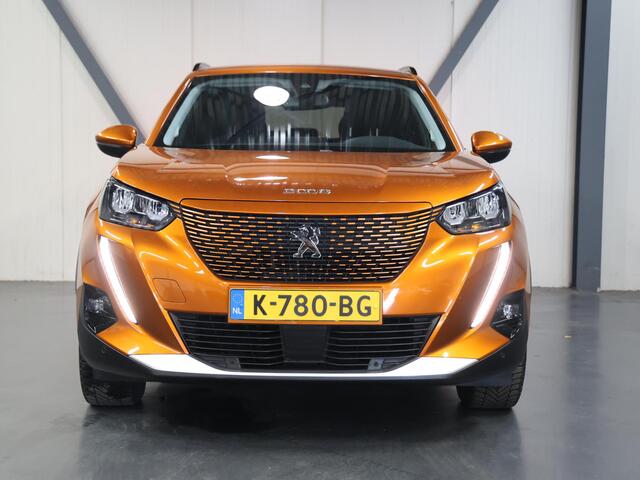 Peugeot e-2008 Allure 50kWh 136PK | 1ste eigenaar | ACCURAPPORT 90% | Camera | LED lampen | LEER/stof | Navigatie | Climate Control | Cruise Control | AUTOMAAT | DAB Radio | Parkeersensoren | Privacy Glass | Isofix |