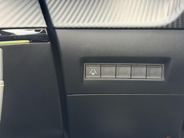 Peugeot e-2008 GT 50 kWh 136PK Navigatie, Rondomzichtcamera, Keyless, Parkeersensoren, Apple Carplay, Android Auto