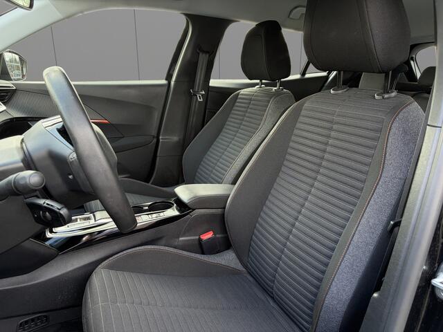 Peugeot e-2008 EV Active Pack 50 kWh Facelift model | Apple Android | Navi | Parkeersensoren