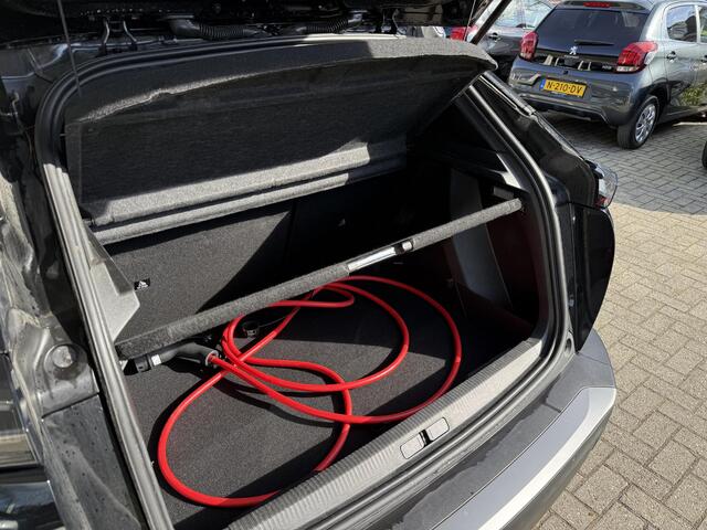 Peugeot e-2008 EV GT Avantage 50 kWh | Climate & Cruise Control | Navigatie | Achteruit Rijd Camera | Dodehoek Sensoren | LMV |