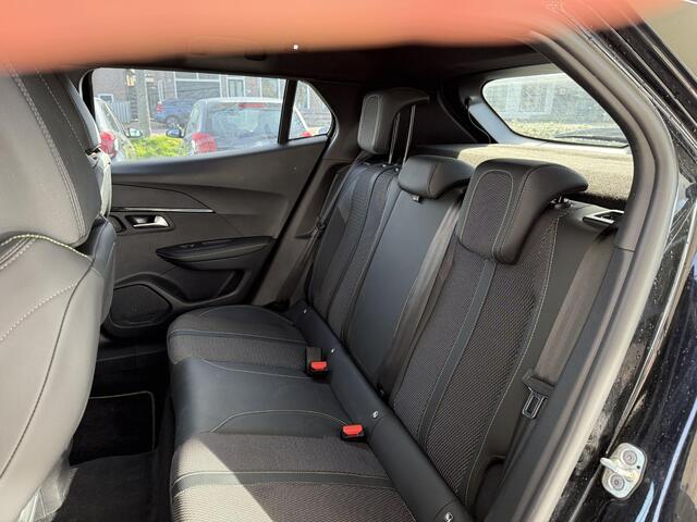 Peugeot e-2008 EV GT Avantage 50 kWh | Climate & Cruise Control | Navigatie | Achteruit Rijd Camera | Dodehoek Sensoren | LMV |