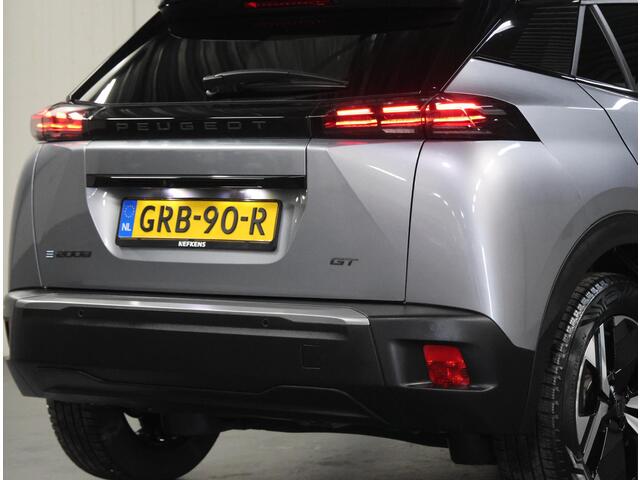 Peugeot e-2008 EV GT 54 kWh 156PK | 1ste eigenaar | AppleCarPlay/AndroidAuto | Climate Control | Adaptive Cruise Control | Camera | FULL LED | Navigatie | LMV | Parkeersensoren | Privacy Glass | Isofix | Two-Tone | Sfeerverlichting |