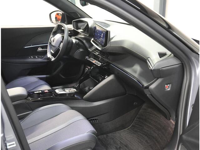 Peugeot e-2008 EV GT 54 kWh 156PK | 1ste eigenaar | AppleCarPlay/AndroidAuto | Climate Control | Adaptive Cruise Control | Camera | FULL LED | Navigatie | LMV | Parkeersensoren | Privacy Glass | Isofix | Two-Tone | Sfeerverlichting |