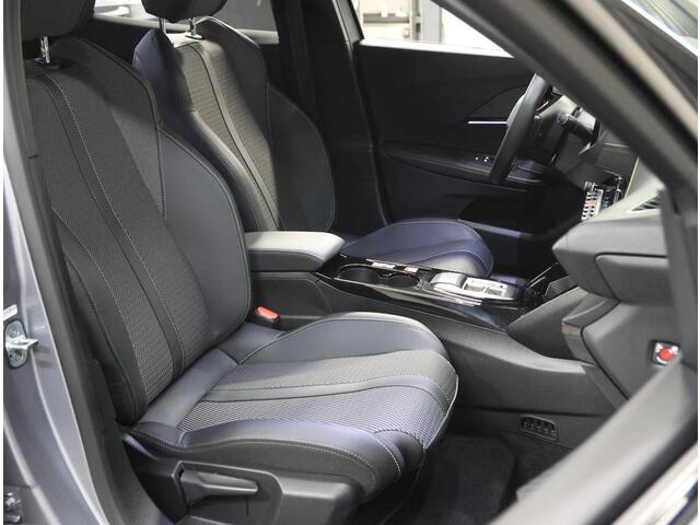 Peugeot e-2008 EV GT 54 kWh 156PK | 1ste eigenaar | AppleCarPlay/AndroidAuto | Climate Control | Adaptive Cruise Control | Camera | FULL LED | Navigatie | LMV | Parkeersensoren | Privacy Glass | Isofix | Two-Tone | Sfeerverlichting |