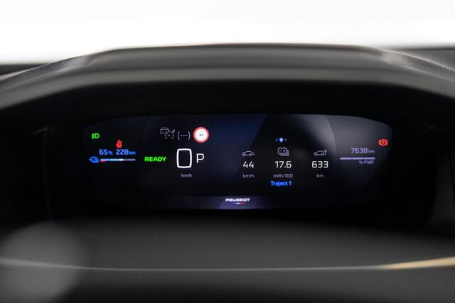 Peugeot e-2008 GT 54 kWh 156PK | Pano | El. stoelen | Alcantara