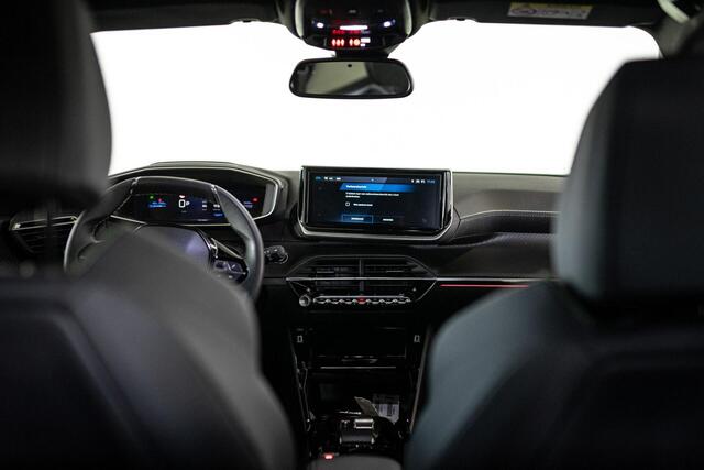 Peugeot e-2008 GT 54 kWh 156PK | Pano | El. stoelen | Alcantara