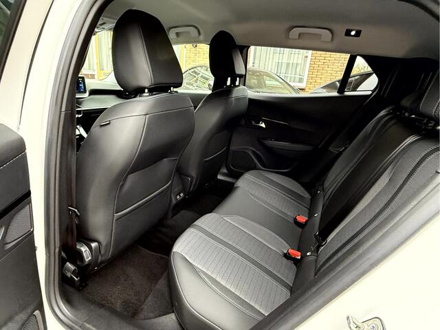 Peugeot e-2008 EV Allure 50 kWh Fase 3, Trekhaak, Camera