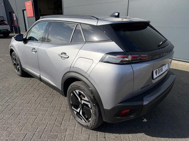 Peugeot e-2008 EV Allure 50 kWh (Keyless Entry - LED - Parkeersensoren V+A - Navigatie - Automatische Airco - 3D Cockpit - Apple Carplay)