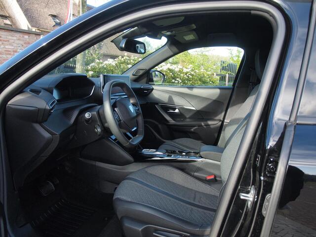 Peugeot e-2008 EV Allure 54 kWh | SOH 95% | Camera | Apple Carplay | Cruise Control | NL-Auto |