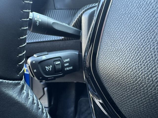 Peugeot e-2008 EV Allure 50 kWh