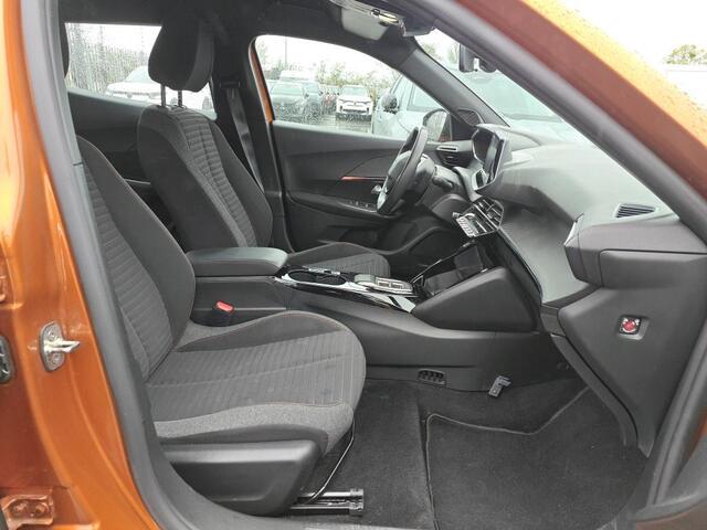 Peugeot e-2008 EV Active Pack 50 kWh ALL-INRIJKLAARPRIJS/Navi/Airco/Bluetooth/335KM Actieradius