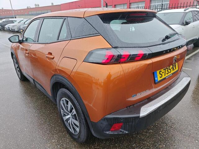 Peugeot e-2008 EV Active Pack 50 kWh ALL-INRIJKLAARPRIJS/Navi/Airco/Bluetooth/335KM Actieradius