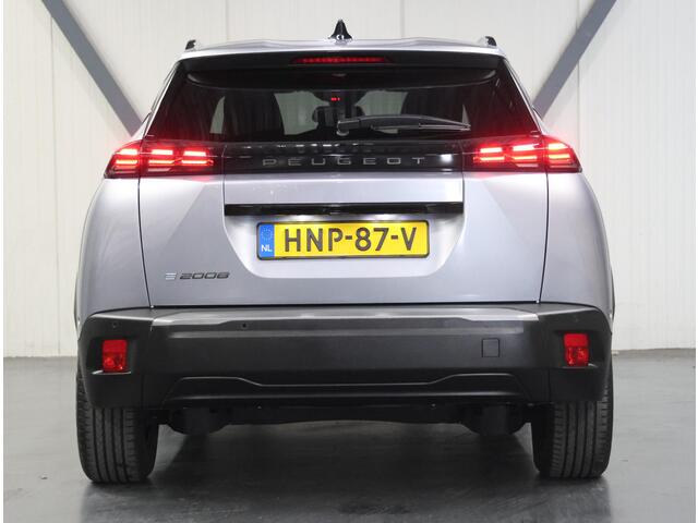 Peugeot e-2008 EV Allure Avantage 54 kWh 156PK | 1ste eigenaar | AppleCarPlay/AndroidAuto | Climate Control | Adaptive Cruise Control | 360'Camera | Keyless | FULL LED | Navigatie | LMV | Parkeersensoren | Privacy Glass | Isofix |