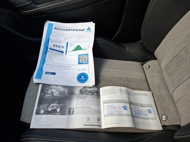Peugeot e-2008 EV GT 50 kWh | Navigatie/Apple Carplay / Android Auto | LM Velgen 17" | SOH 93,8% | Voorstoelen Verwarmd | Cruise Control | Achteruitrijcamera |