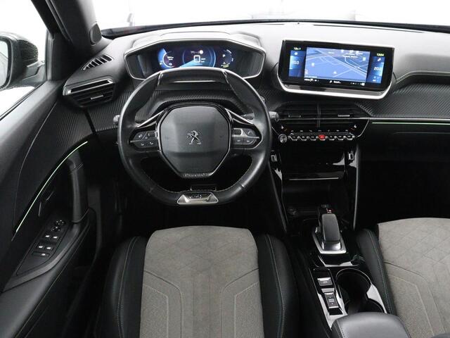 Peugeot e-2008 EV GT Pack 50 kWh | SOH 91,8% | Stoelverwarming | Adaptive cruise | Leder/Alcantara | Carplay | Keyless | Sfeerverlichting | Camera | Navigatie | Parkeerhulp | Full LED | Bluetooth