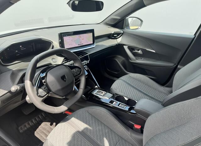 Peugeot e-2008 EV Allure Avantage 54 kWh | 360 camera | Adaptive cruise | Prijs is rijklaar