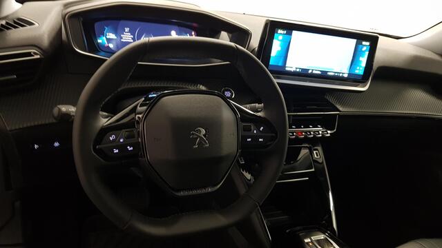 Peugeot e-2008 EV Allure Pack 50 kWh Navigatie Climate control 3D Digitale cockpit Camera Lichtmetalen Velgen