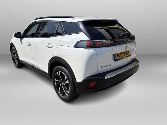 Peugeot e-2008 EV Allure Pack 50 kWh 3D dashboard | Camera | Dynamic cruise control | Apple/Adroid
