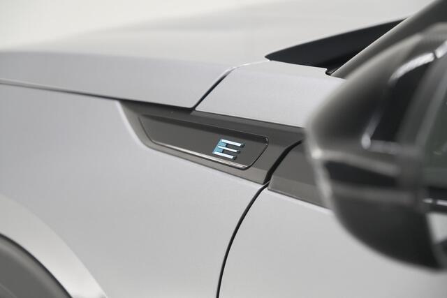 Peugeot e-2008 EV GT 50 kWh | 3 Fase | 360 Camera | Adaptieve Cruise Control | Dodehoekdetectie | SOH=100%