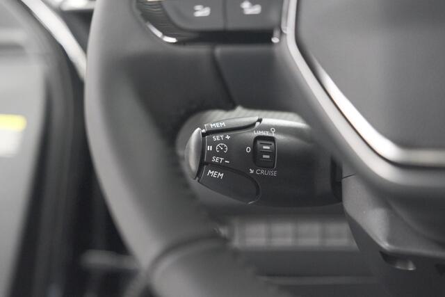 Peugeot e-2008 EV Allure 54 kWh | 11 KW Lader | Warmtepomp | Apple Carplay | Parkeersensoren