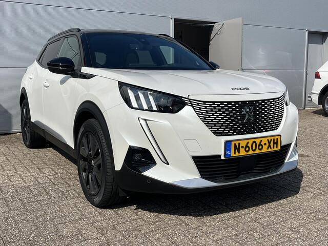 Peugeot e-2008 EV GT-Pack 50 kWh - Schuif/kanteldak | CarPlay | 360 camera | Stoelverw.