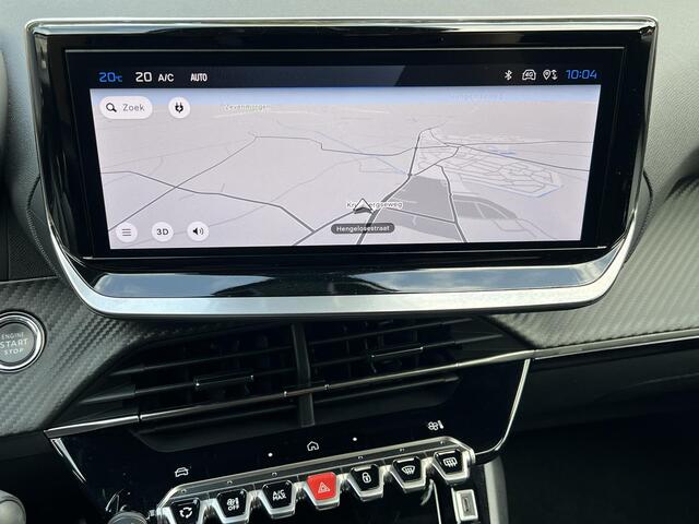 Peugeot e-2008 EV Allure Avantage 54 kWh / Camera 360° / Accu SoH 97.31 % / CCS snel laden / Adaptieve CC / Navigatie / Apple Carplay Android / 17" LM wielen /