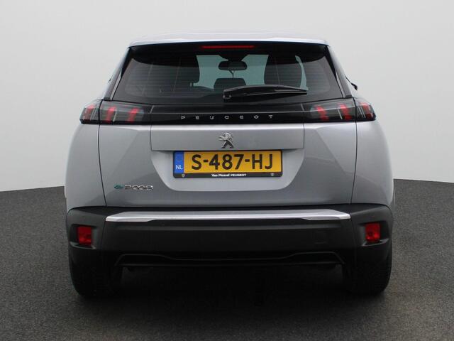 Peugeot e-2008 EV Active Pack 50 kWh | Carplay | Navigatie | Bluetooth | CruiseControl |