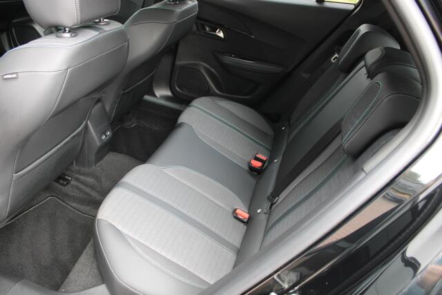 Peugeot e-2008 EV Allure 50 kWh NAVIGATIE-PARKEERHULP-1e EIGENAAR