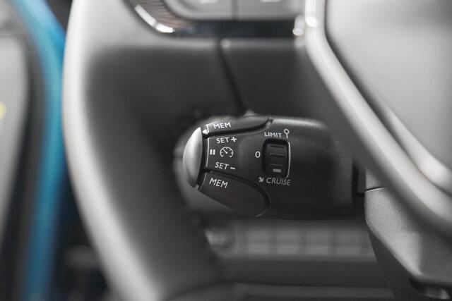 Peugeot e-2008 EV Allure 54 kWh | SOH 97,4% | 11 KW Lader | Apple Carplay | Parkeersensoren