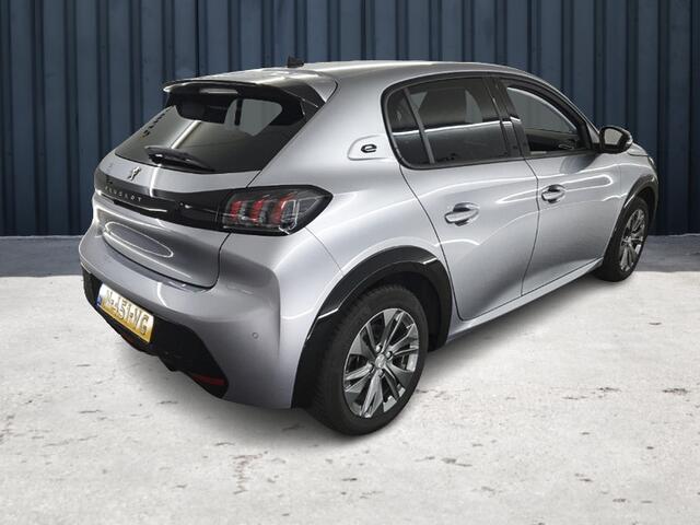 Peugeot e-208 EV Allure Pack 50 kWh (136 PK) 1e-Eig. & Dealer-Onderh. BOVAG-Garantie. NL-Auto. Half-Leer, Navigatie/Apple-Carplay/Android-Auto, Cruisecontrol, Keyless-Start, Achteruitrijcamera, Parkeersensoren, DAB, Licht-Zicht-Pakket, Lm-Velgen-16Inch, Privacy-Glas