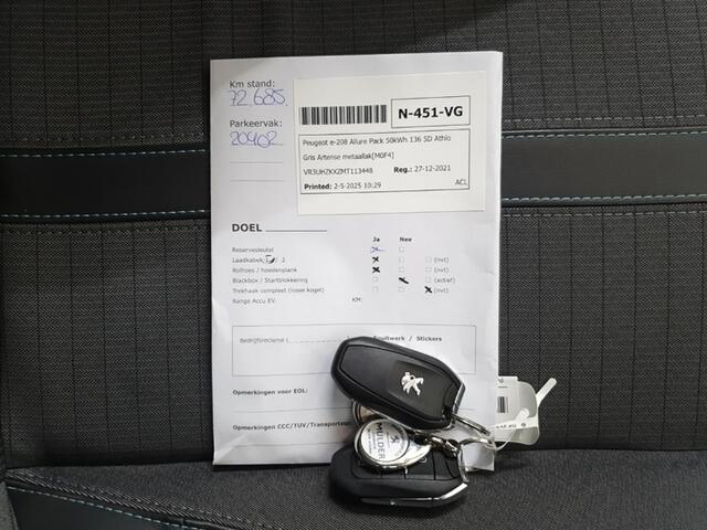 Peugeot e-208 EV Allure Pack 50 kWh (136 PK) 1e-Eig. & Dealer-Onderh. BOVAG-Garantie. NL-Auto. Half-Leer, Navigatie/Apple-Carplay/Android-Auto, Cruisecontrol, Keyless-Start, Achteruitrijcamera, Parkeersensoren, DAB, Licht-Zicht-Pakket, Lm-Velgen-16Inch, Privacy-Glas