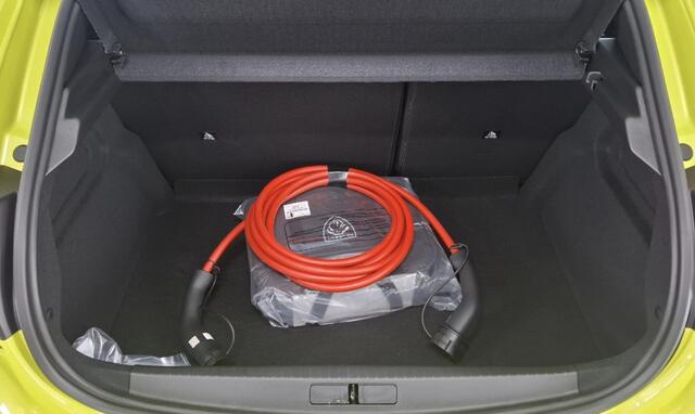 Peugeot e-208 EV Style 50 kWh Navigatie / Carplay / 3 Fase
